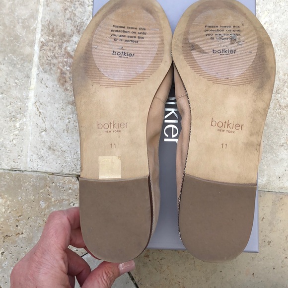 Euc. Botkier sand color suede flats. - Picture 4 of 7